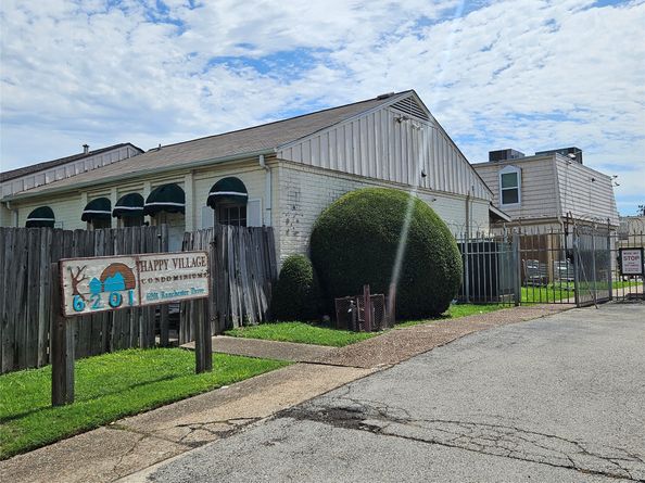 6201 Ranchester Drive 1, Houston TX 77036