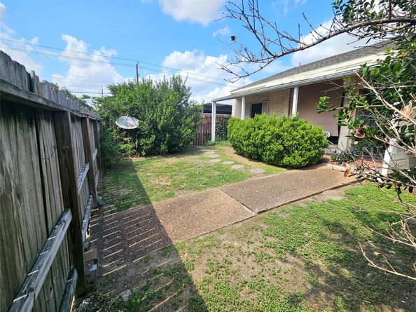6201 Ranchester Drive 1, Houston TX 77036