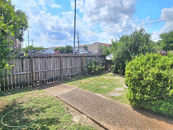 6201 Ranchester Drive 1, Houston TX 77036