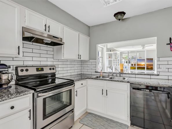 2138 Middle Creek Drive, Houston TX 77339