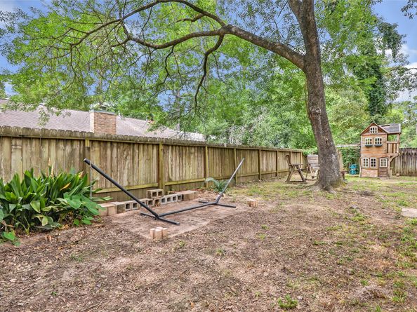 2138 Middle Creek Drive, Houston TX 77339