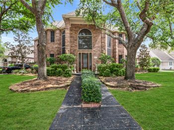 24 Stonegate Park Court