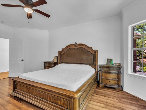 24 Stonegate Park Court, Spring TX 77379
