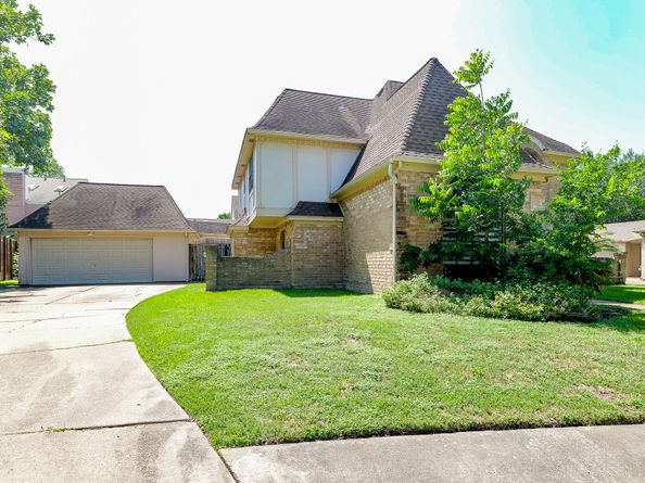 11810 Braesridge Drive, Houston TX 77071