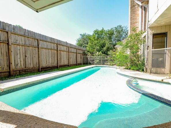 11810 Braesridge Drive, Houston TX 77071
