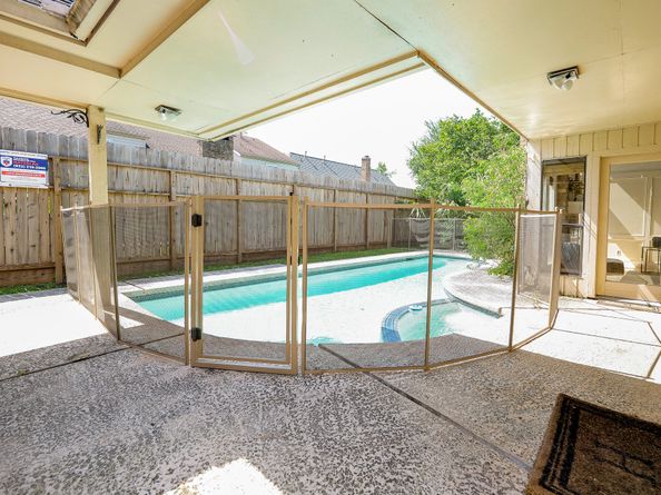 11810 Braesridge Drive, Houston TX 77071