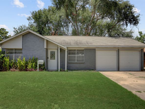 5843 Shurmard Drive, Houston TX 77092