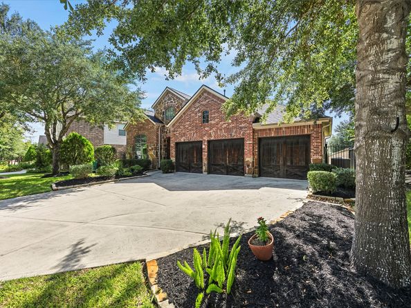 35 Woodmoor Place, Magnolia TX 77354