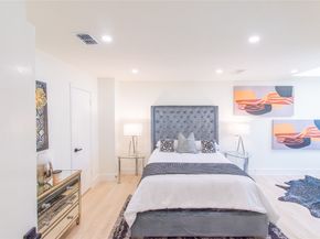 727 Bunker Hill Road 43, Houston TX 77024