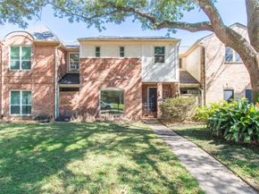 727 Bunker Hill Road 43, Houston TX 77024