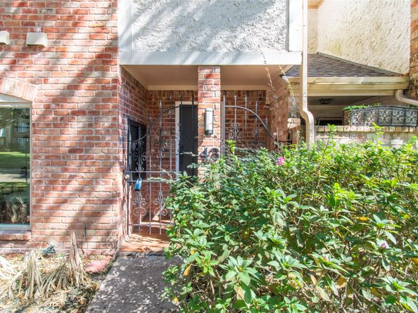 727 Bunker Hill Road 43, Houston TX 77024