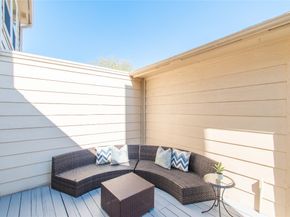 727 Bunker Hill Road 43, Houston TX 77024