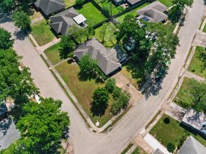 4719 Nina Lee Lane, Houston TX 77092