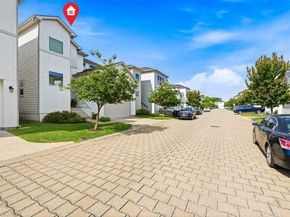 327 Yale Oaks Lane, Houston TX 77091