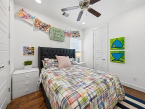 327 Yale Oaks Lane, Houston TX 77091