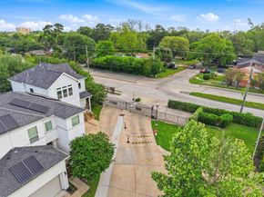 327 Yale Oaks Lane, Houston TX 77091
