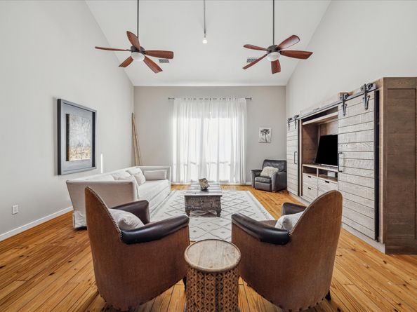 6111 Gehring Street, Houston TX 77021