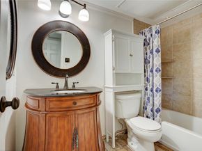 8020 Braesmain Drive 1806, Houston TX 77025