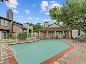 8020 Braesmain Drive 1806, Houston TX 77025