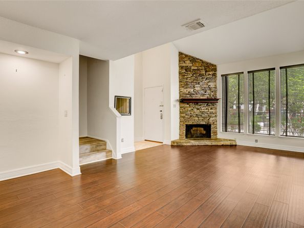8020 Braesmain Drive 1806, Houston TX 77025