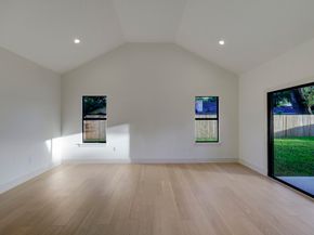 10155 Hanka Drive, Houston TX 77043