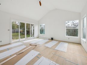 10155 Hanka Drive, Houston TX 77043