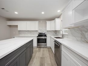 11302 White Gate Lane, Houston TX 77067