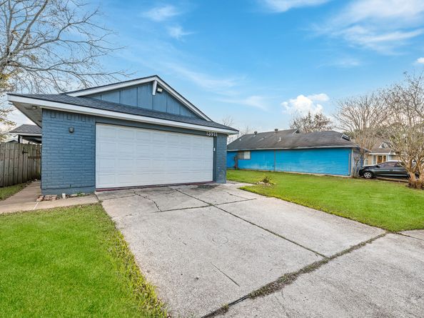 13911 Clear Forest Drive, Sugar Land TX 77498