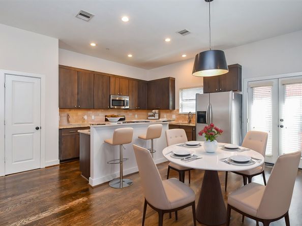 2422 Navigation Boulevard A, Houston TX 77003