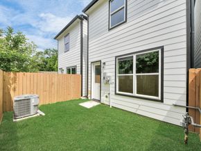 5029 Broom Street B, Houston TX 77091