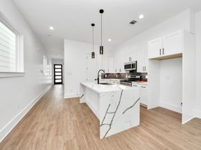 5029 Broom Street B, Houston TX 77091