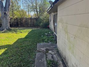 5325 Longmeadow Street, Houston TX 77033