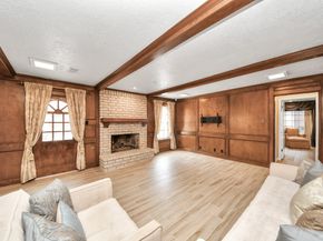 839 Longview Drive, Sugar Land TX 77478