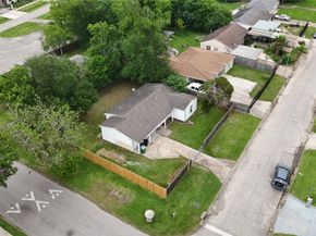 5103 Willow Glen Drive, Houston TX 77033