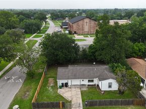 5103 Willow Glen Drive, Houston TX 77033