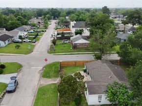 5103 Willow Glen Drive, Houston TX 77033
