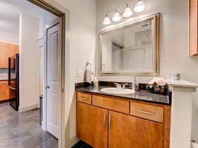 1901 Post Oak Boulevard 2219, Houston TX 77056