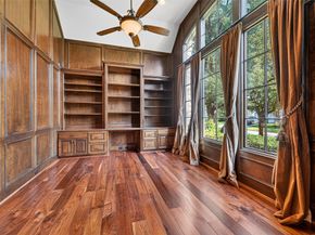 2400 Avalon Place, Houston TX 77019