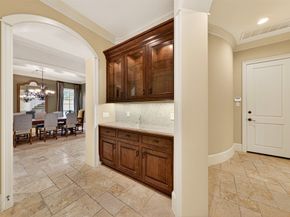 2400 Avalon Place, Houston TX 77019