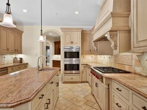 2400 Avalon Place, Houston TX 77019
