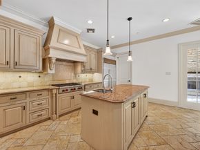 2400 Avalon Place, Houston TX 77019