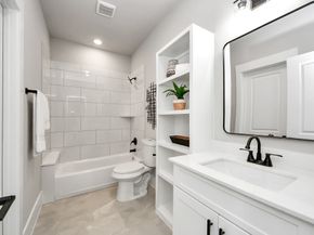 1104 Mansfield Street E, Houston TX 77091