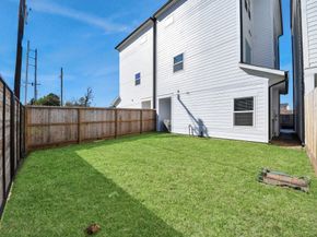 1104 Mansfield Street E, Houston TX 77091