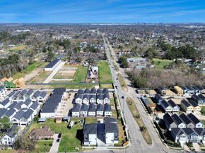1104 Mansfield Street E, Houston TX 77091