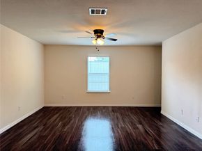 302 Connecticut Street, Houston TX 77029