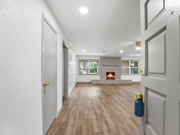 1914 Lazy Grove Drive, Houston TX 77339