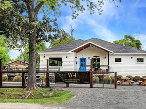 1017 W 16th Street, Houston TX 77008