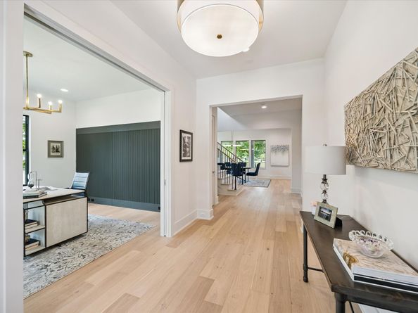 2203 Cheshire Lane, Houston TX 77018