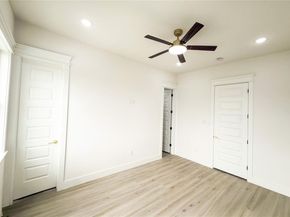 821 N Loop Center S 1, Houston TX 77022