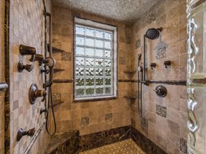 4 Steven Luke Lane, Friendswood TX 77546